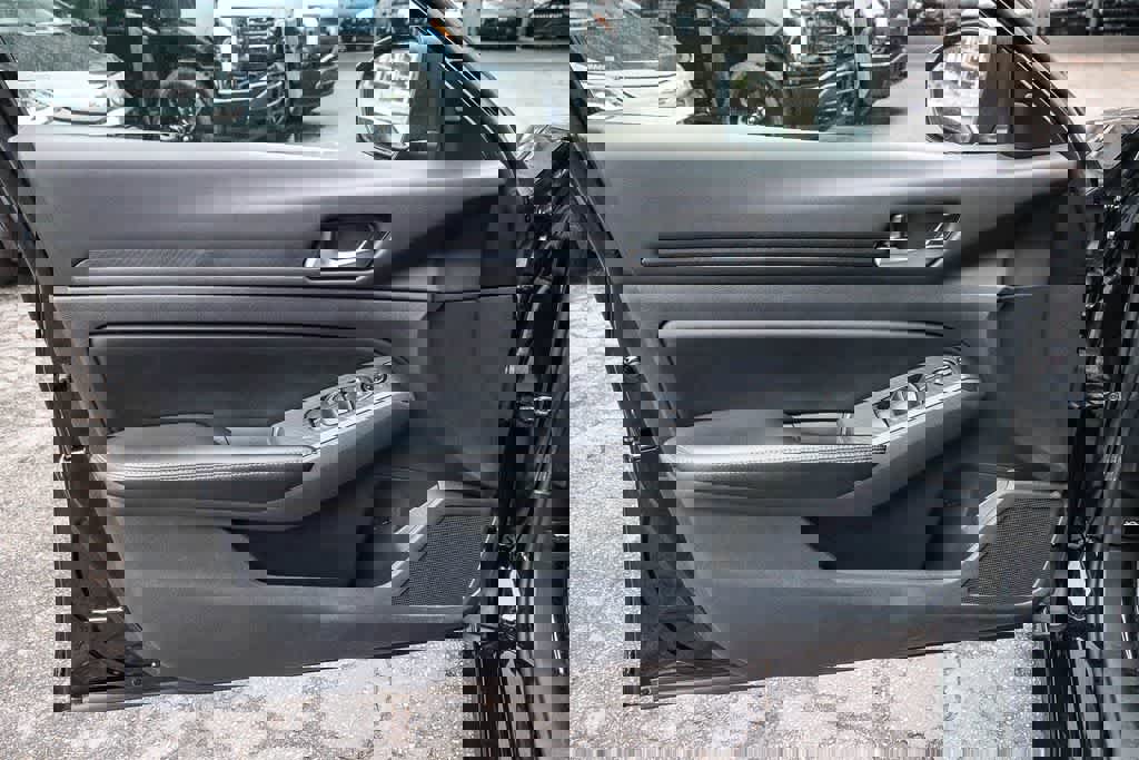 Used 2024 Nissan Altima 2.5 SV image 21