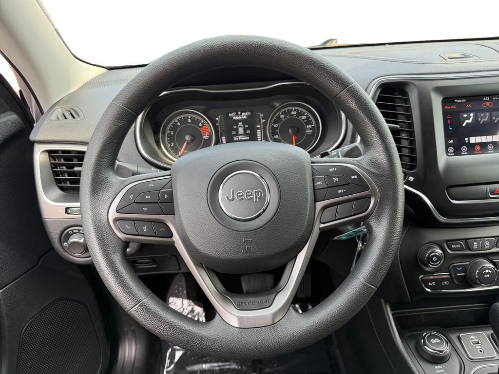 Used 2020 Jeep Cherokee Latitude AWD/4WD image 12