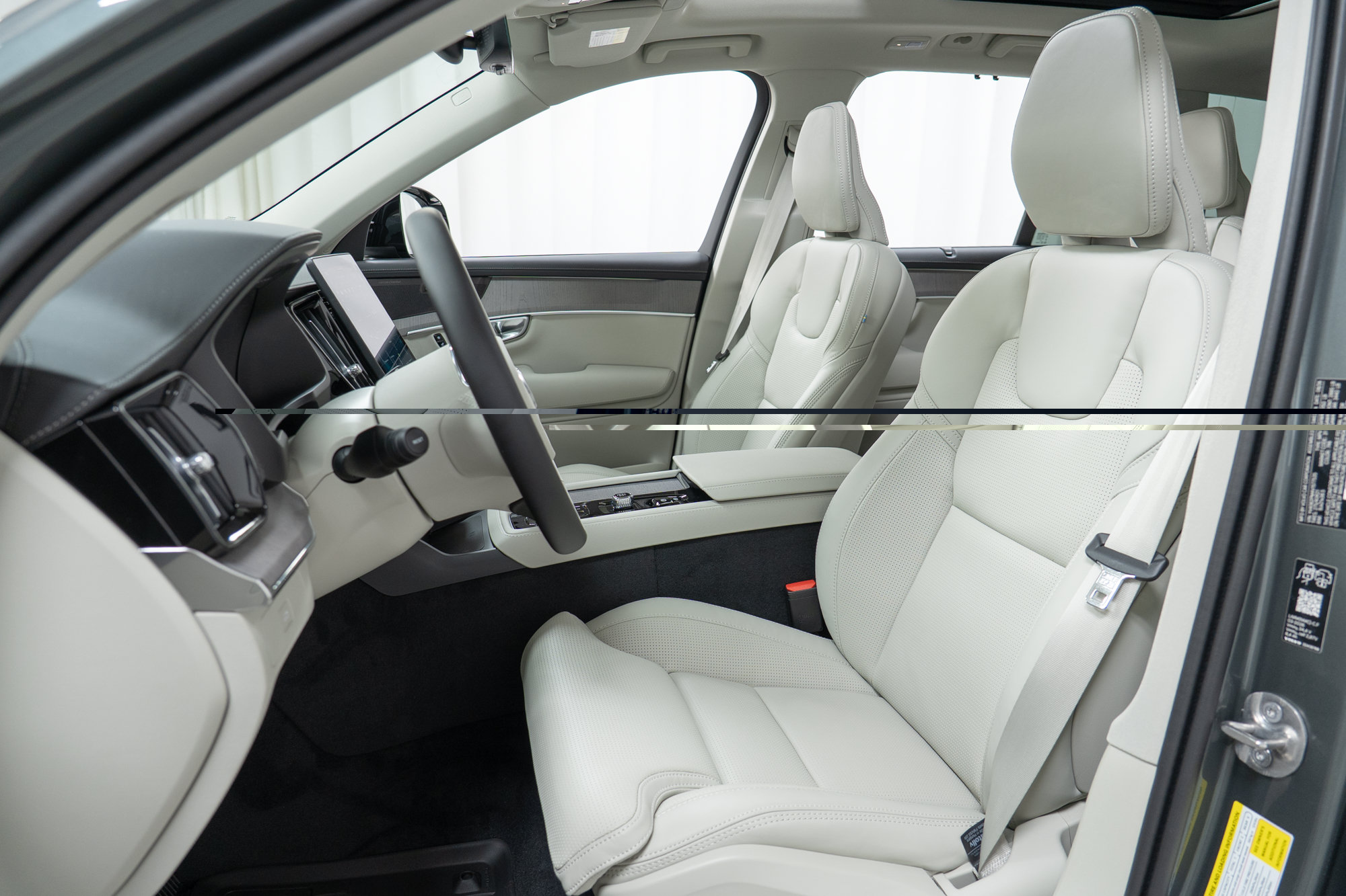 New 2027 Volvo XC90 B6 Ultra AWD/4WD image 13