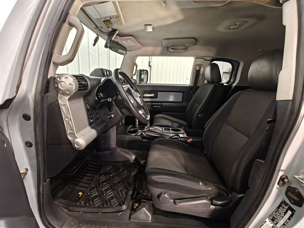 Used 2014 Toyota FJ Cruiser 4WD w/ Upgrade Package image 28