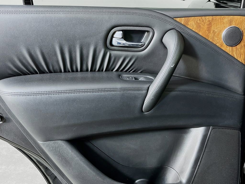 Used 2024 Nissan Armada SL w/ Captain's Chairs Package image 32