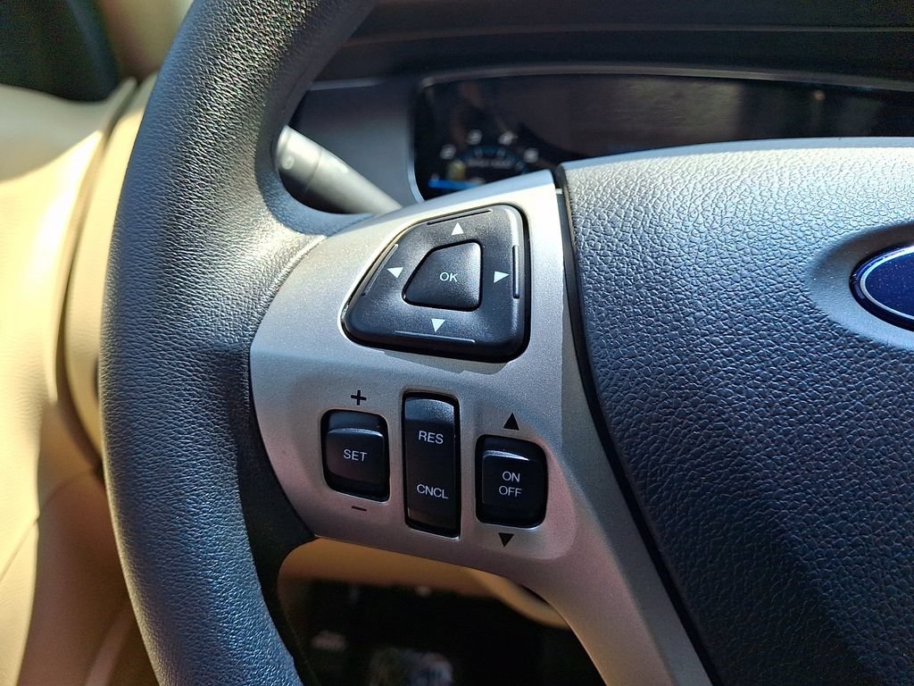 Used 2017 Ford Taurus SE FWD image 21