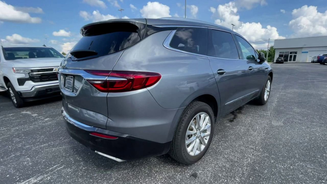 Used 2021 Buick Enclave Premium w/ Surround and Sites Package AWD/4WD image 9