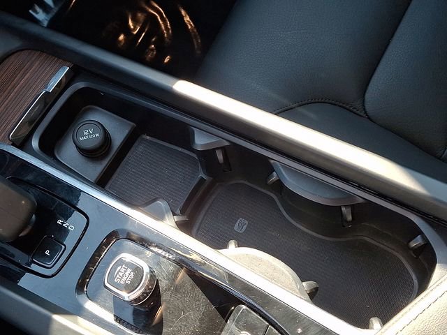 Used 2024 Volvo XC60 B5 Plus w/ Protection Package Premier image 31