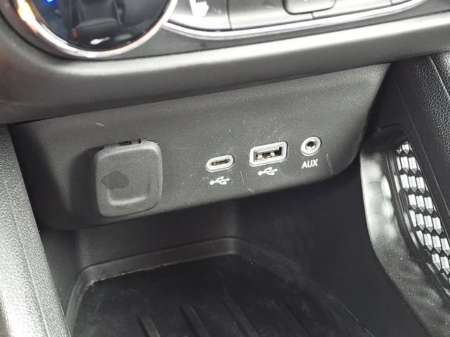 Used 2023 Chevrolet TrailBlazer LT FWD image 30