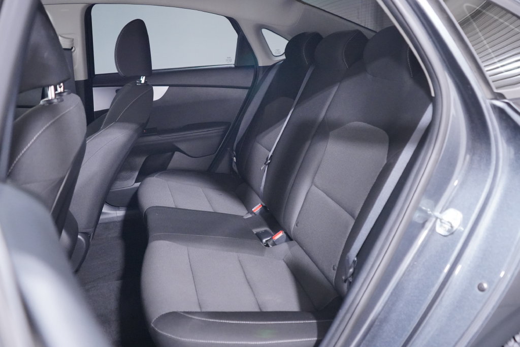 Used 2022 Kia Forte LXS FWD image 10