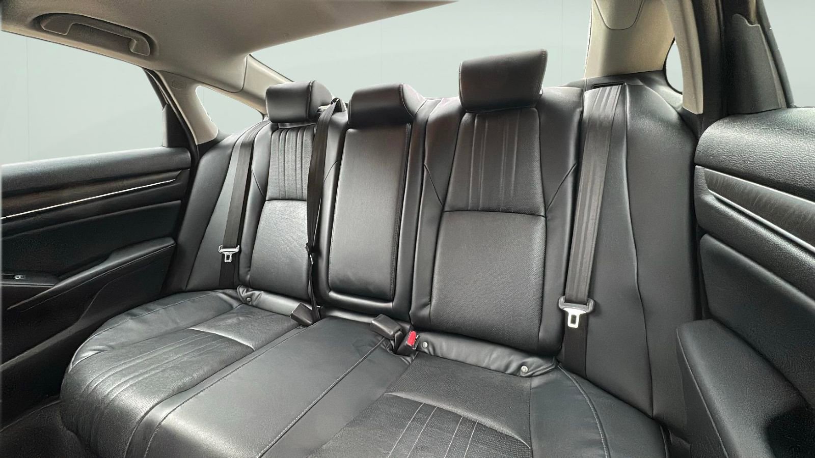 Used 2018 Honda Accord EX-L image 26