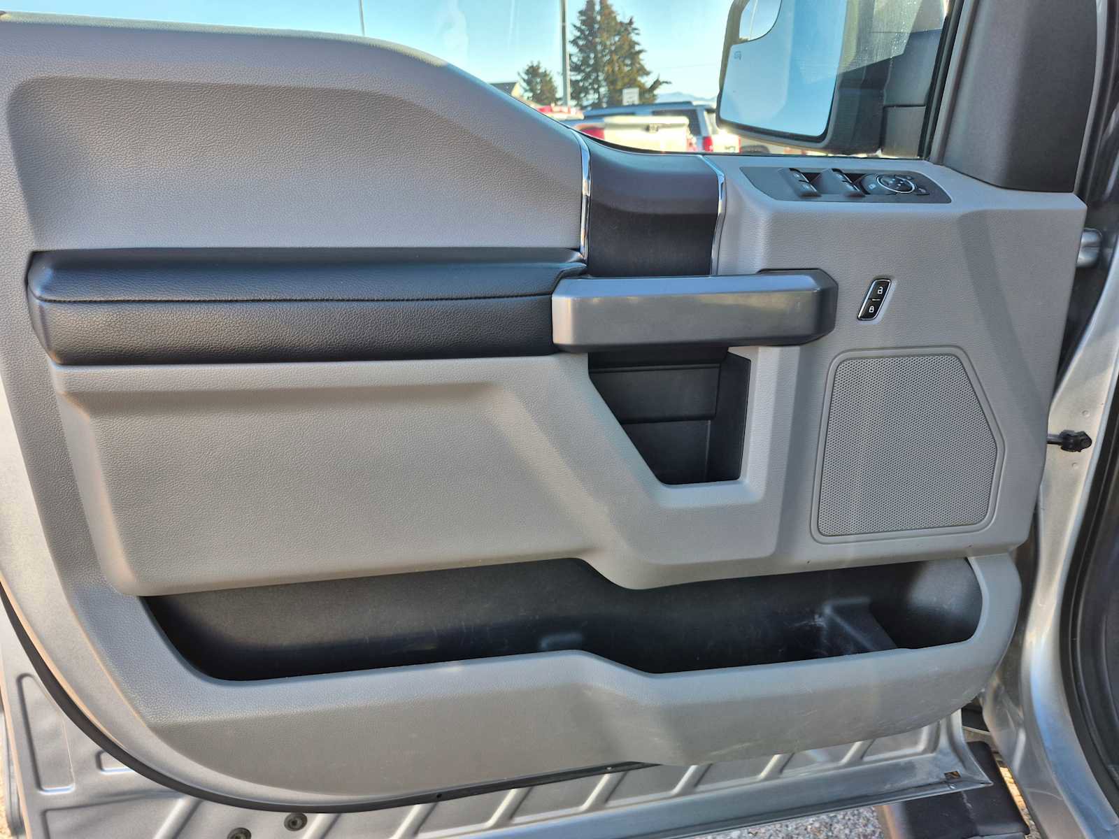 Used 2020 Ford F150 XLT w/ Heavy-Duty Payload Package image 14