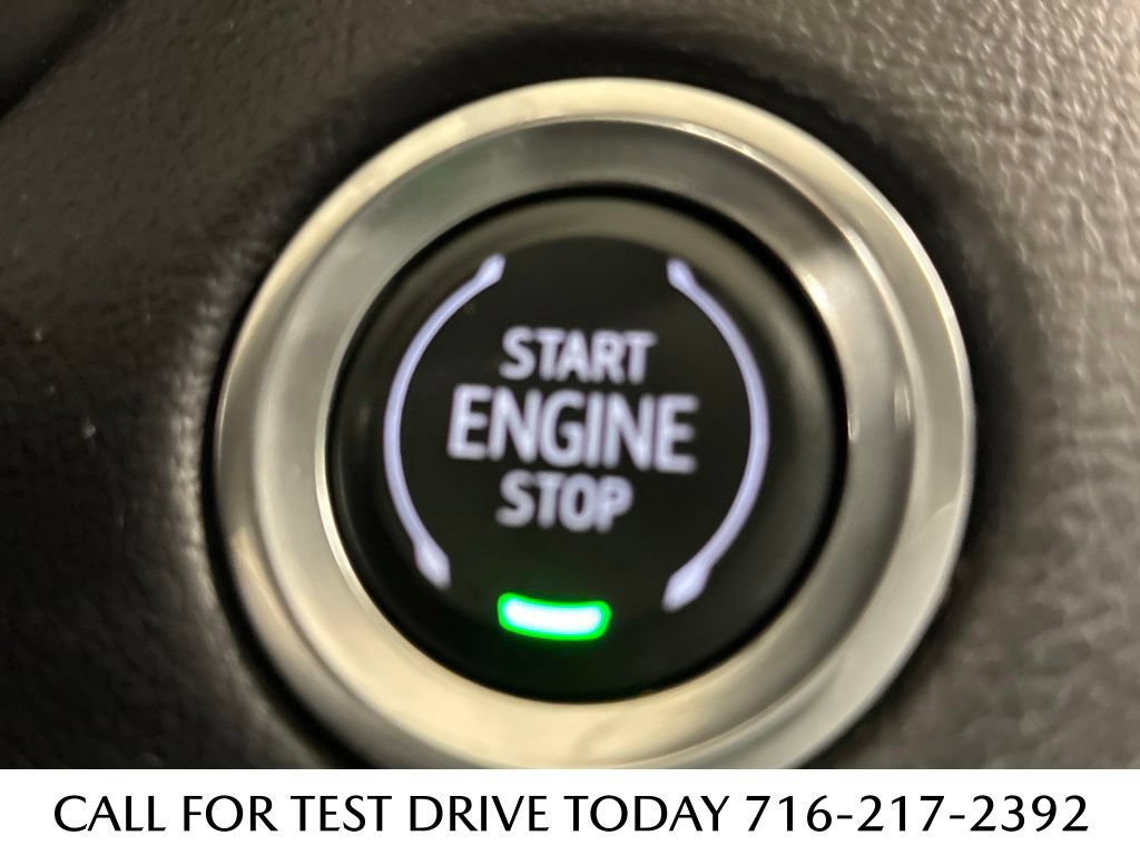Used 2022 Cadillac XT4 Luxury w/ Cold Weather Package AWD/4WD image 21