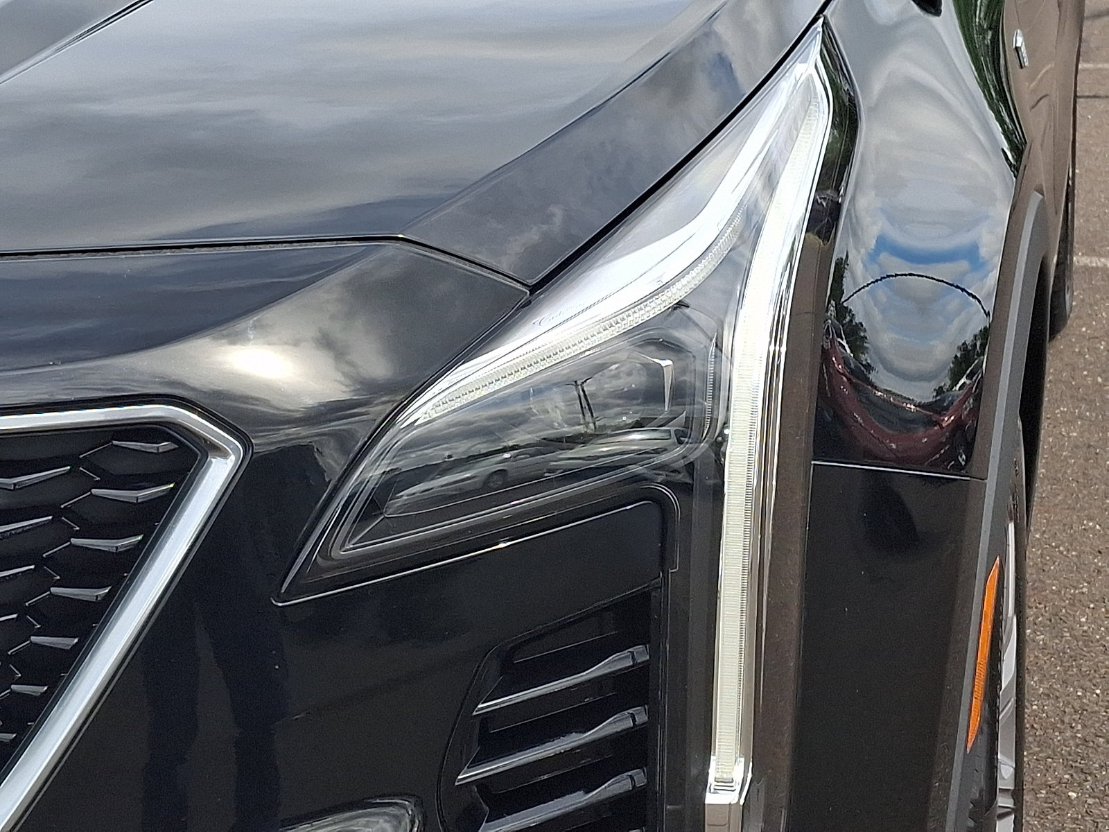 Certified 2023 Cadillac XT4 Sport AWD/4WD image 8