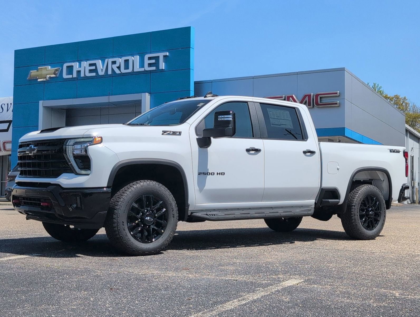 New 2026 Chevrolet Silverado 2500 LT w/ Trail Boss Package AWD/4WD image 1