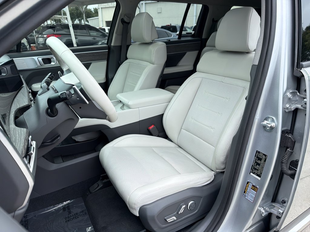 Used 2024 Hyundai Santa Fe Limited FWD image 32