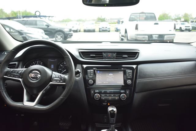 Used 2017 Nissan Rogue SL w/ SL Premium Package AWD/4WD image 38