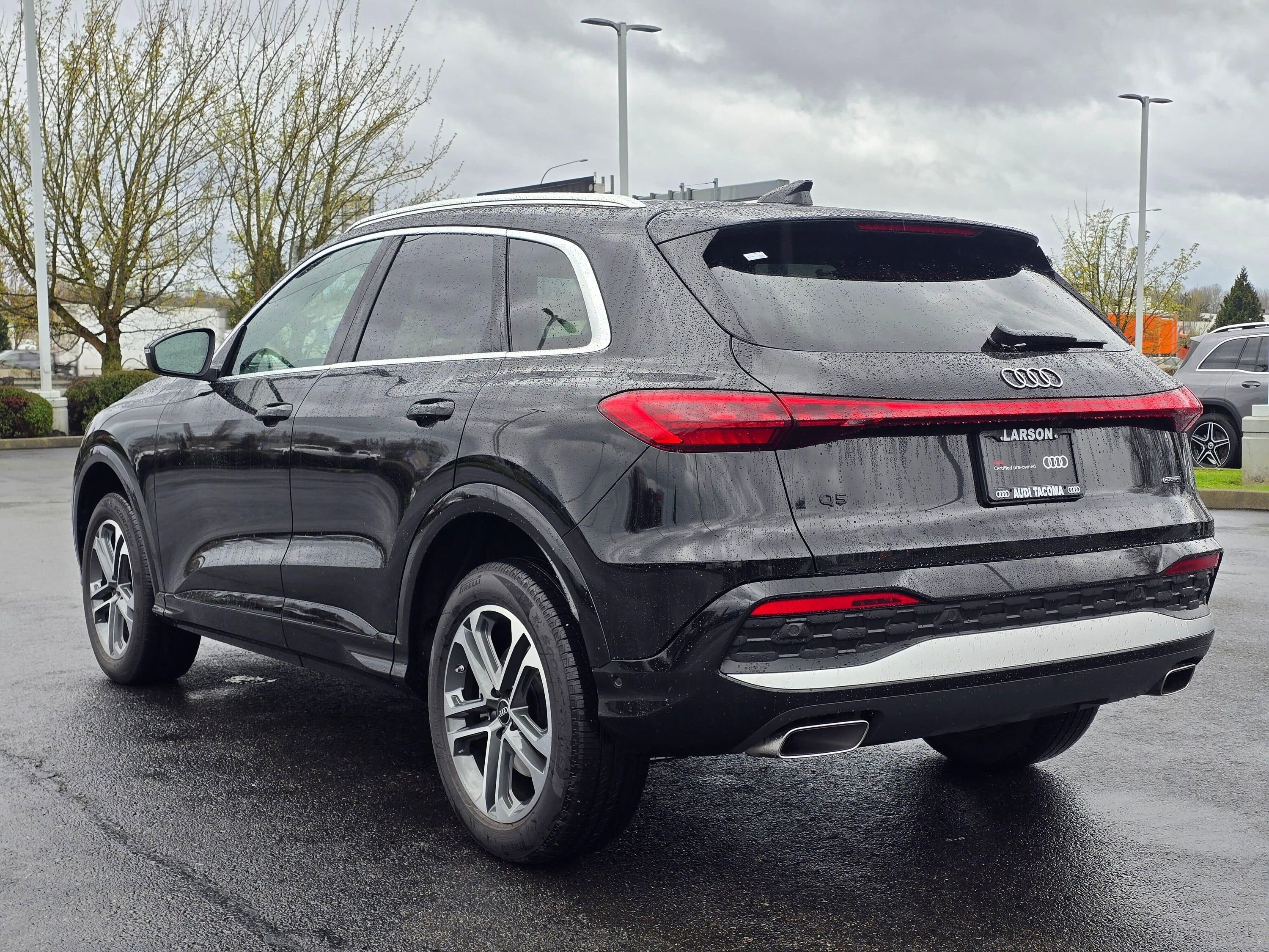 Certified 2025 Audi Q5 Premium w/ Convenience Package image 4