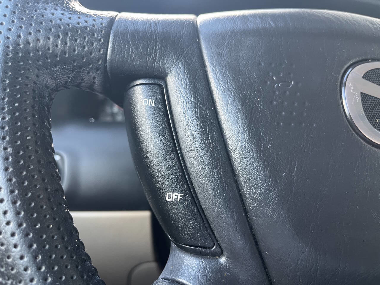 Used 2004 MAZDA Tribute ES w/ Tow Pkg image 18