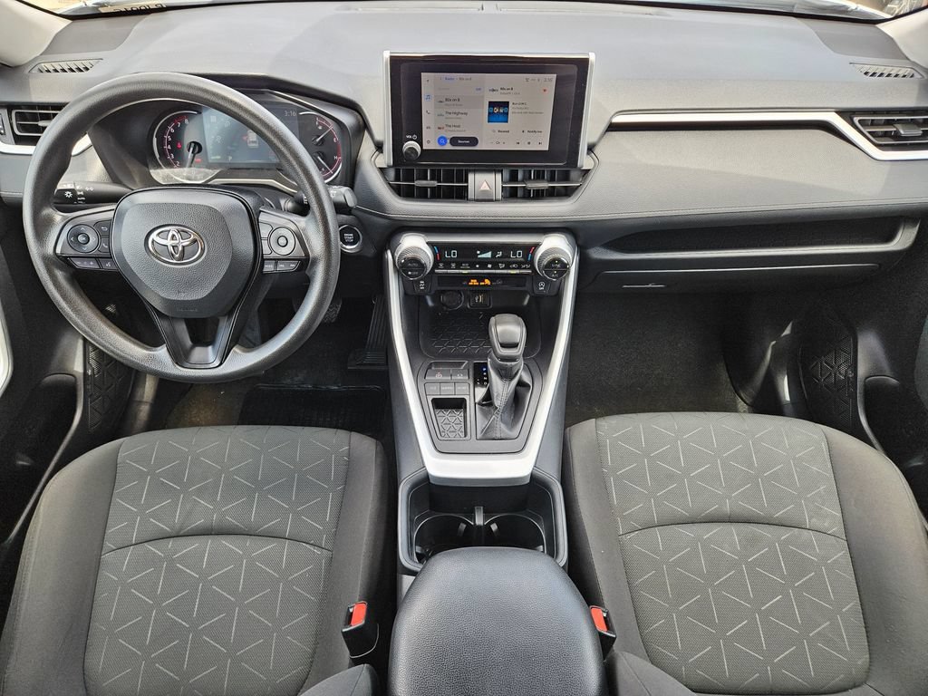 Used 2024 Toyota RAV4 XLE FWD image 31