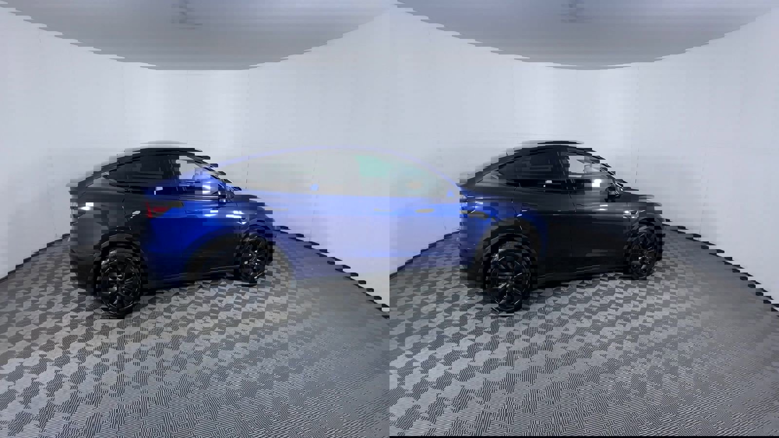 Used 2024 Tesla Model Y Long Range image 9