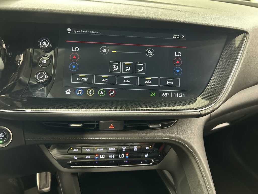 Certified 2022 Buick Envision Essence w/ Technology Package I AWD/4WD image 17