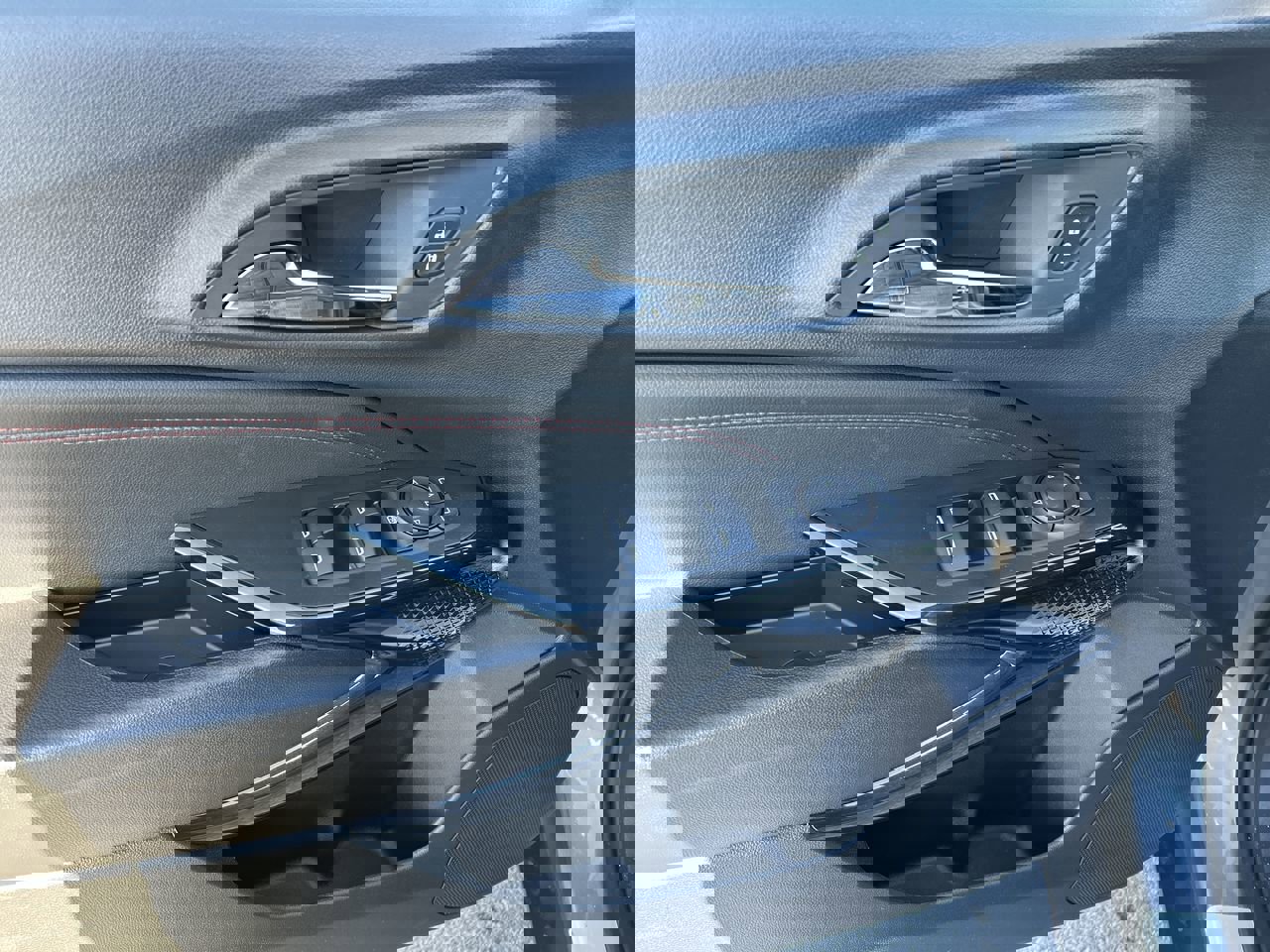 New 2026 Chevrolet Trax RS w/ Sunroof Package image 20