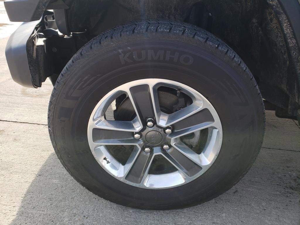 Used 2018 Jeep Wrangler Unlimited Sahara w/ Cold Weather Group image 42