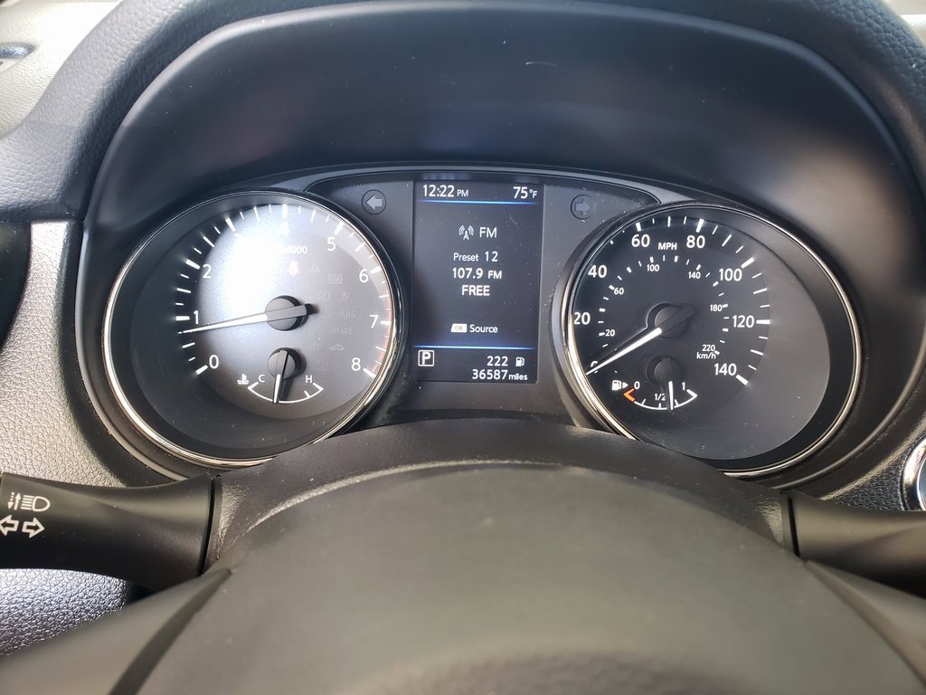 Used 2019 Nissan Rogue SV image 23