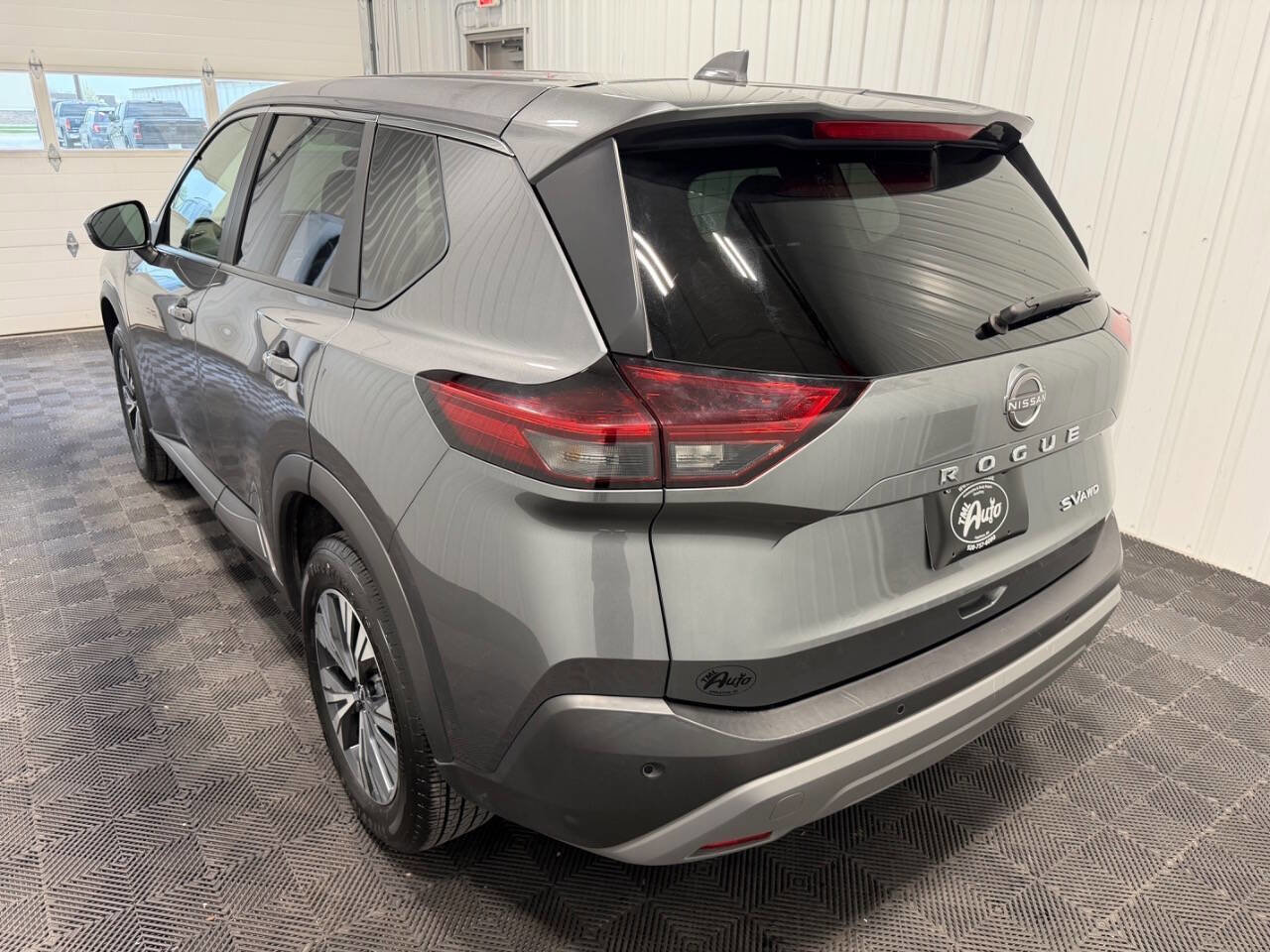 Used 2023 Nissan Rogue SV AWD/4WD image 4
