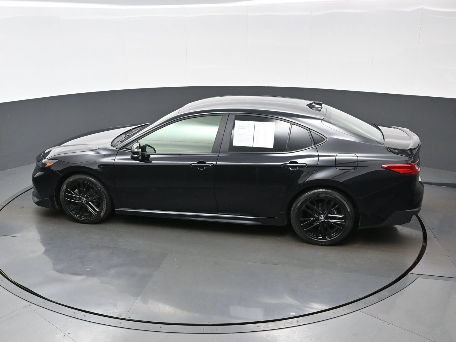 Used 2025 Toyota Camry SE AWD/4WD image 38