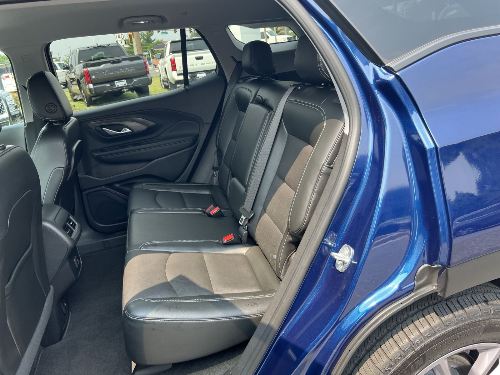 Used 2023 GMC Terrain SLT AWD/4WD image 23