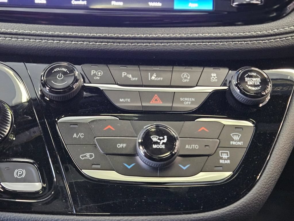 New 2025 Chrysler Pacifica Select w/ Fav Edition Package FWD image 21