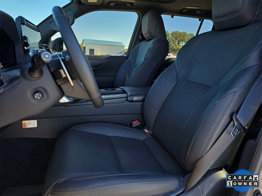 Used 2025 Lexus LX 700h Overtrail image 16
