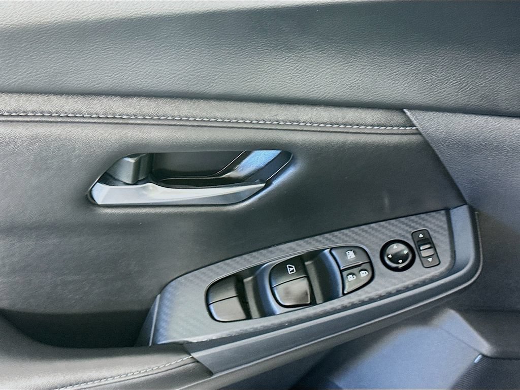 Used 2025 Nissan Sentra SV FWD image 24