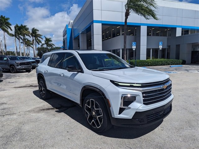 New 2026 Chevrolet Traverse High Country image 2