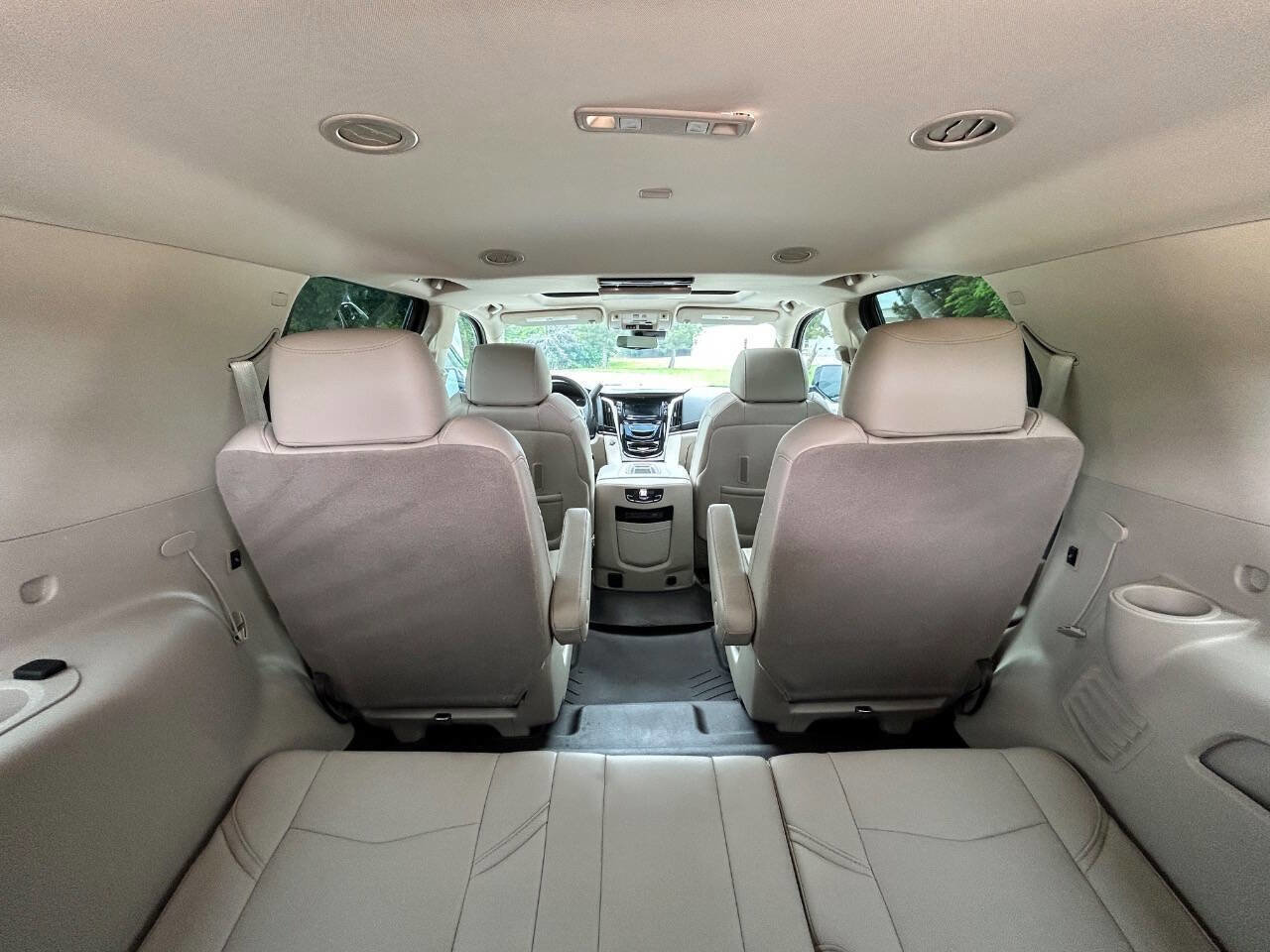 Used 2020 Cadillac Escalade Premium Luxury image 15