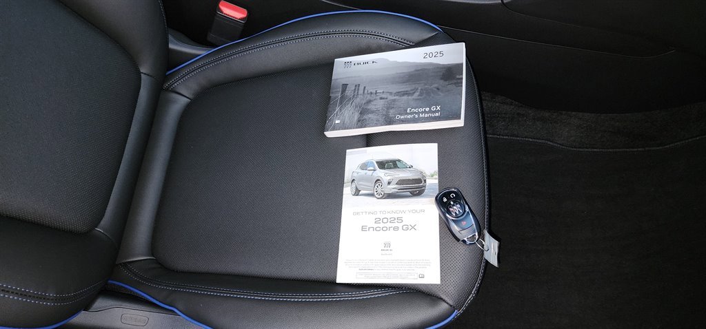 Used 2025 Buick Encore GX Sport Touring image 30