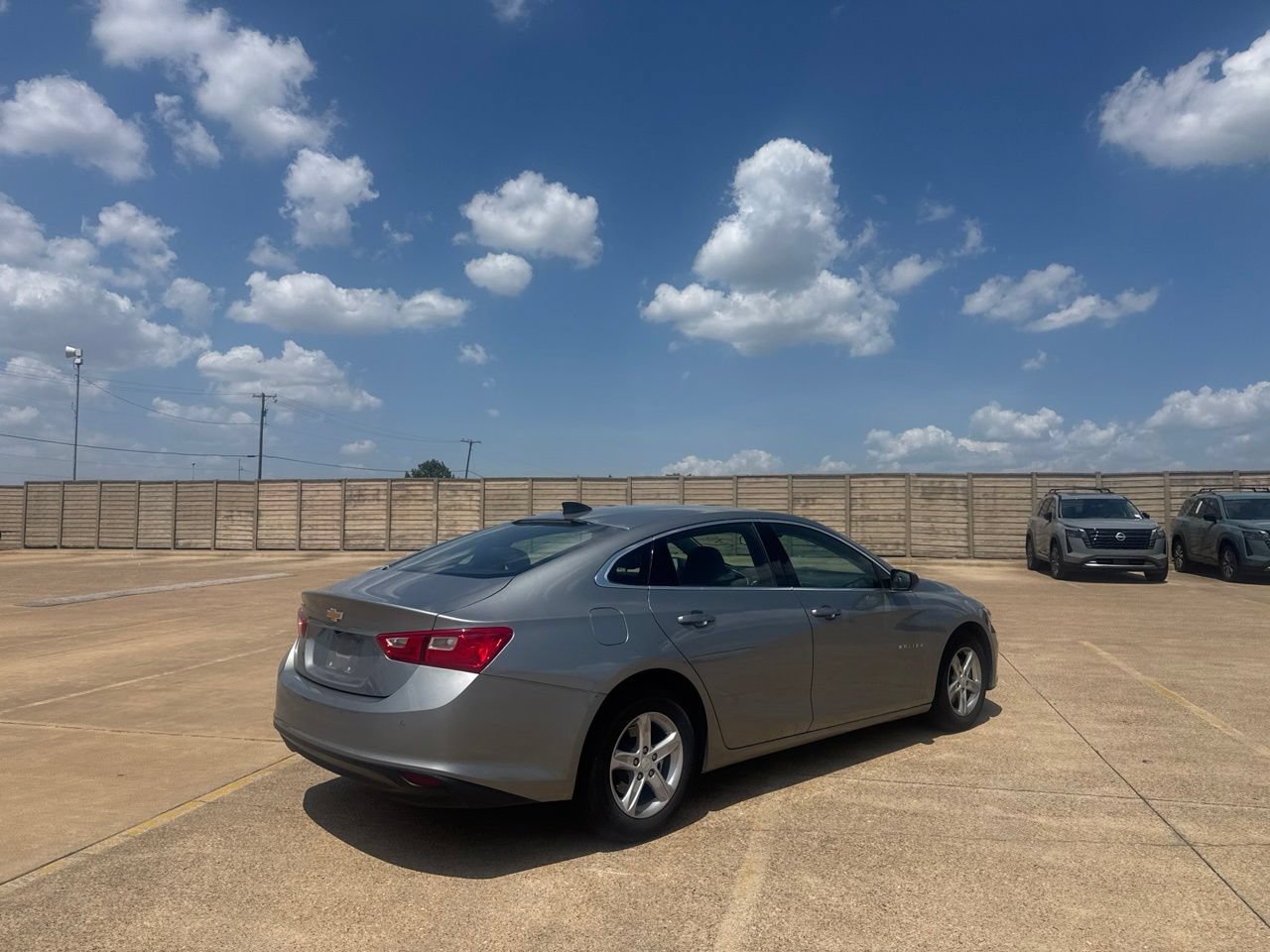 Used 2025 Chevrolet Malibu LS FWD image 21