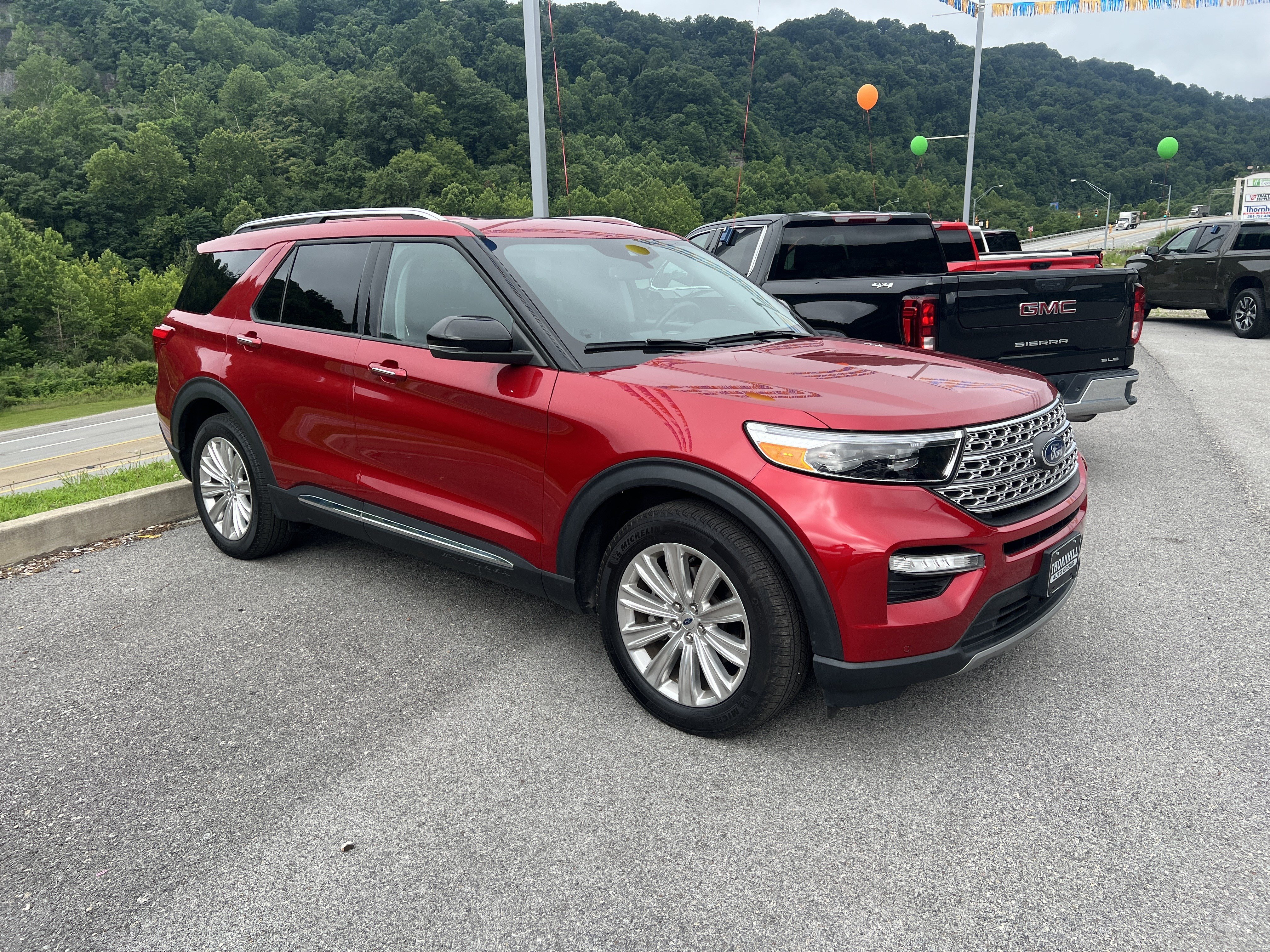 Used 2024 Ford Explorer Limited w/ Equipment Group 301A RWD image 3