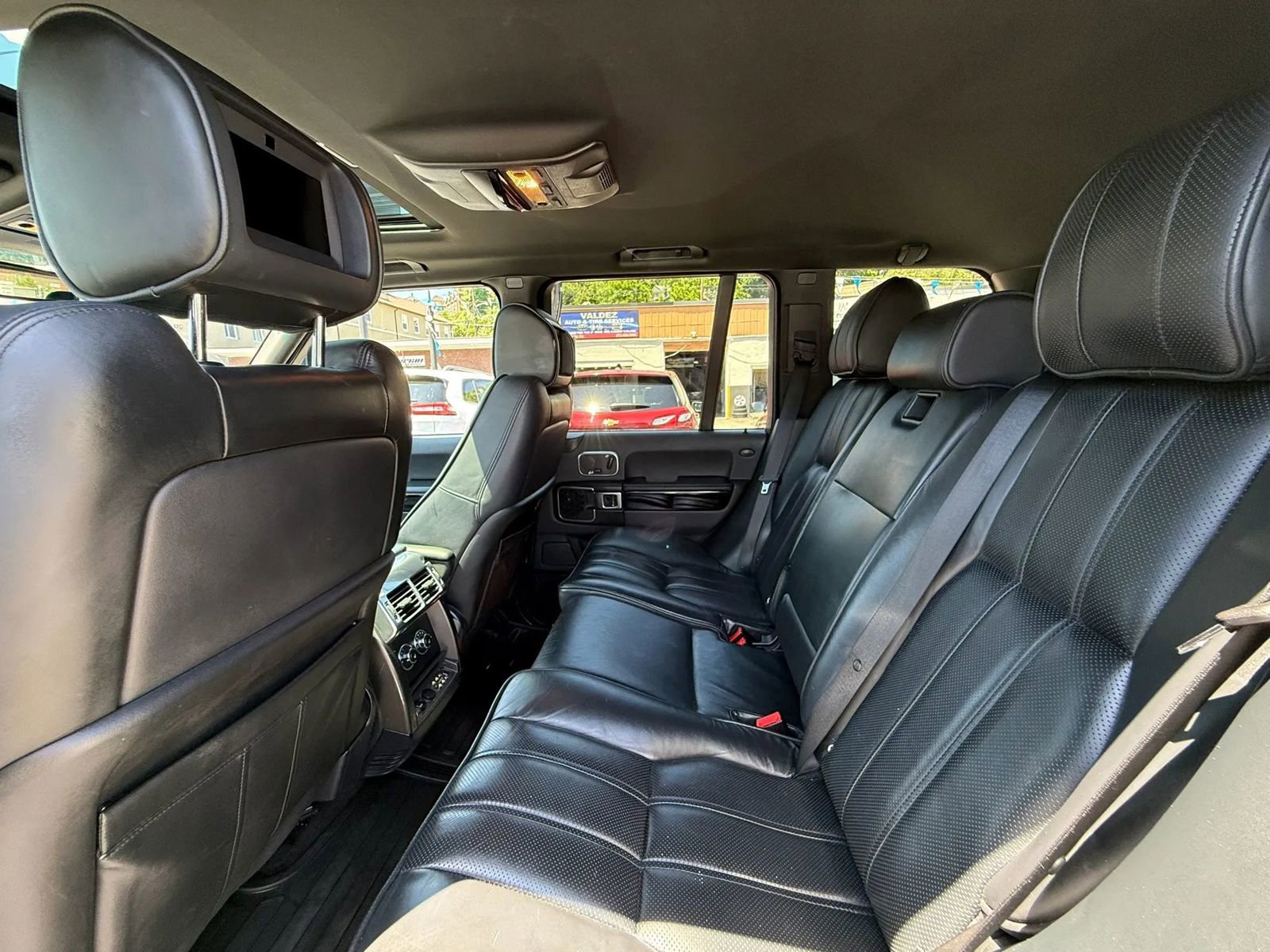 Used 2010 Land Rover Range Rover Supercharged AWD/4WD image 47
