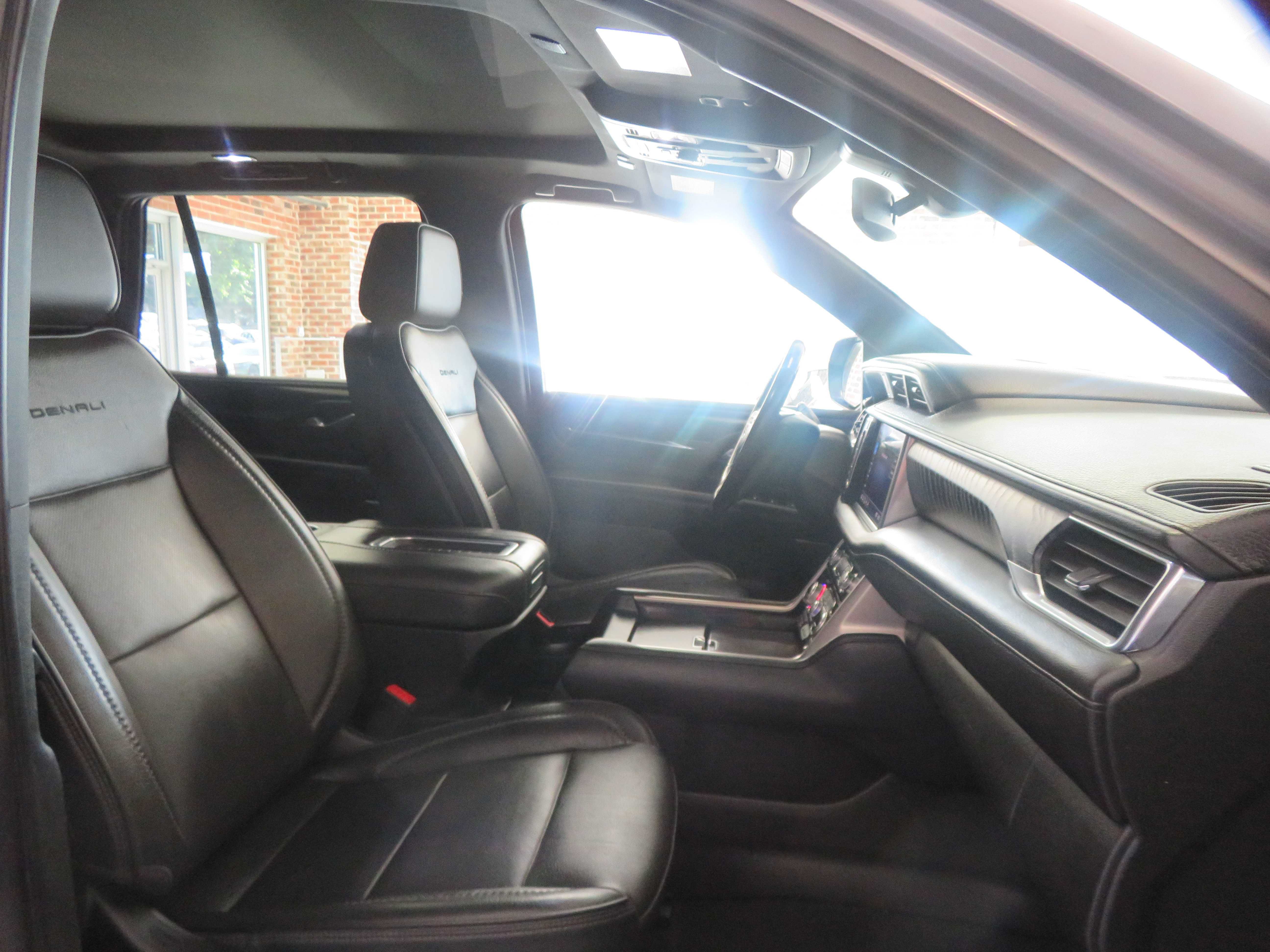 Used 2021 GMC Yukon Denali AWD/4WD image 30