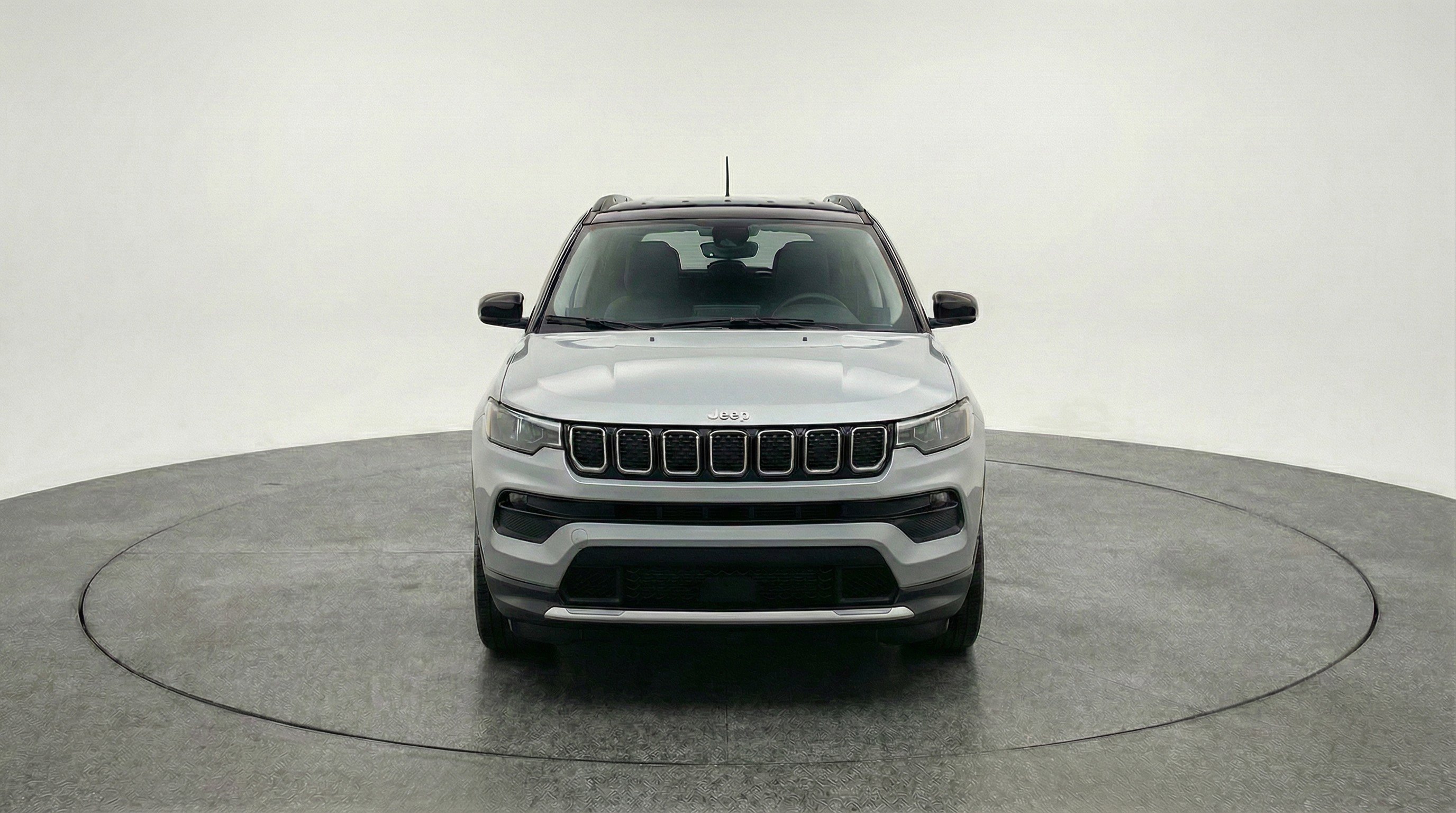 Used 2025 Jeep Compass Limited image 2