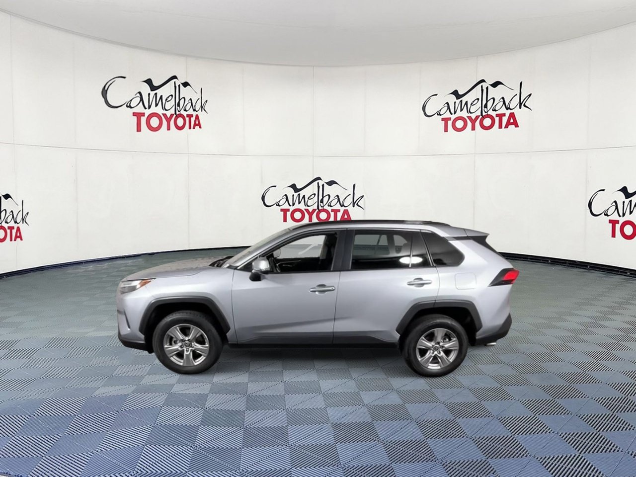 Used 2025 Toyota RAV4 XLE FWD image 7