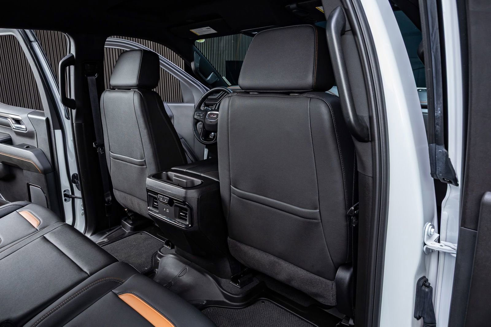 Used 2024 GMC Sierra 1500 AT4 w/ Technology Package image 32