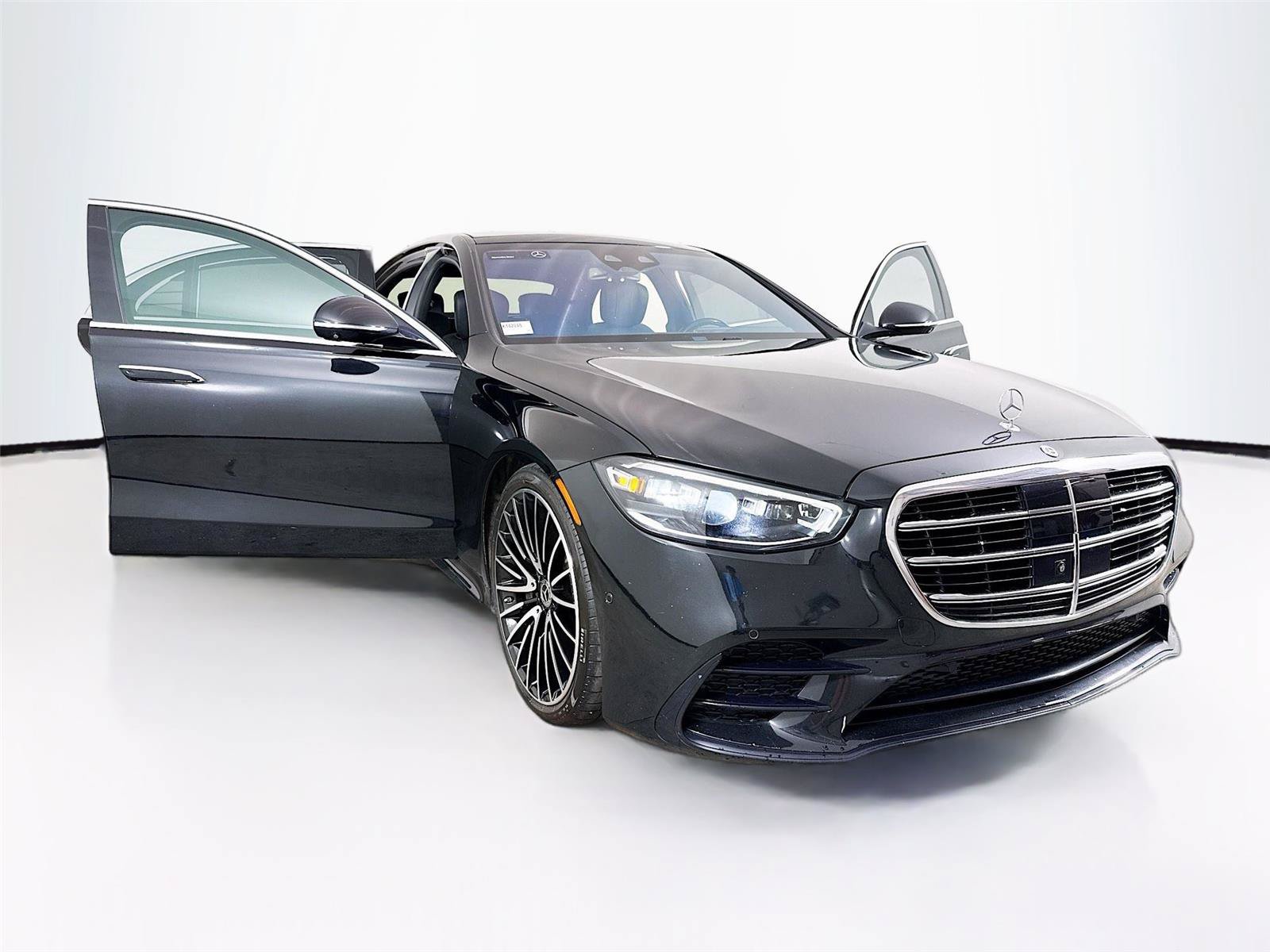 Used 2022 Mercedes-Benz S 500 4MATIC w/ AMG Line Package image 43