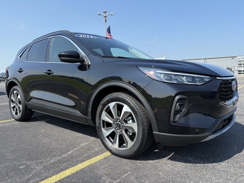 Used 2024 Ford Escape Platinum image 37