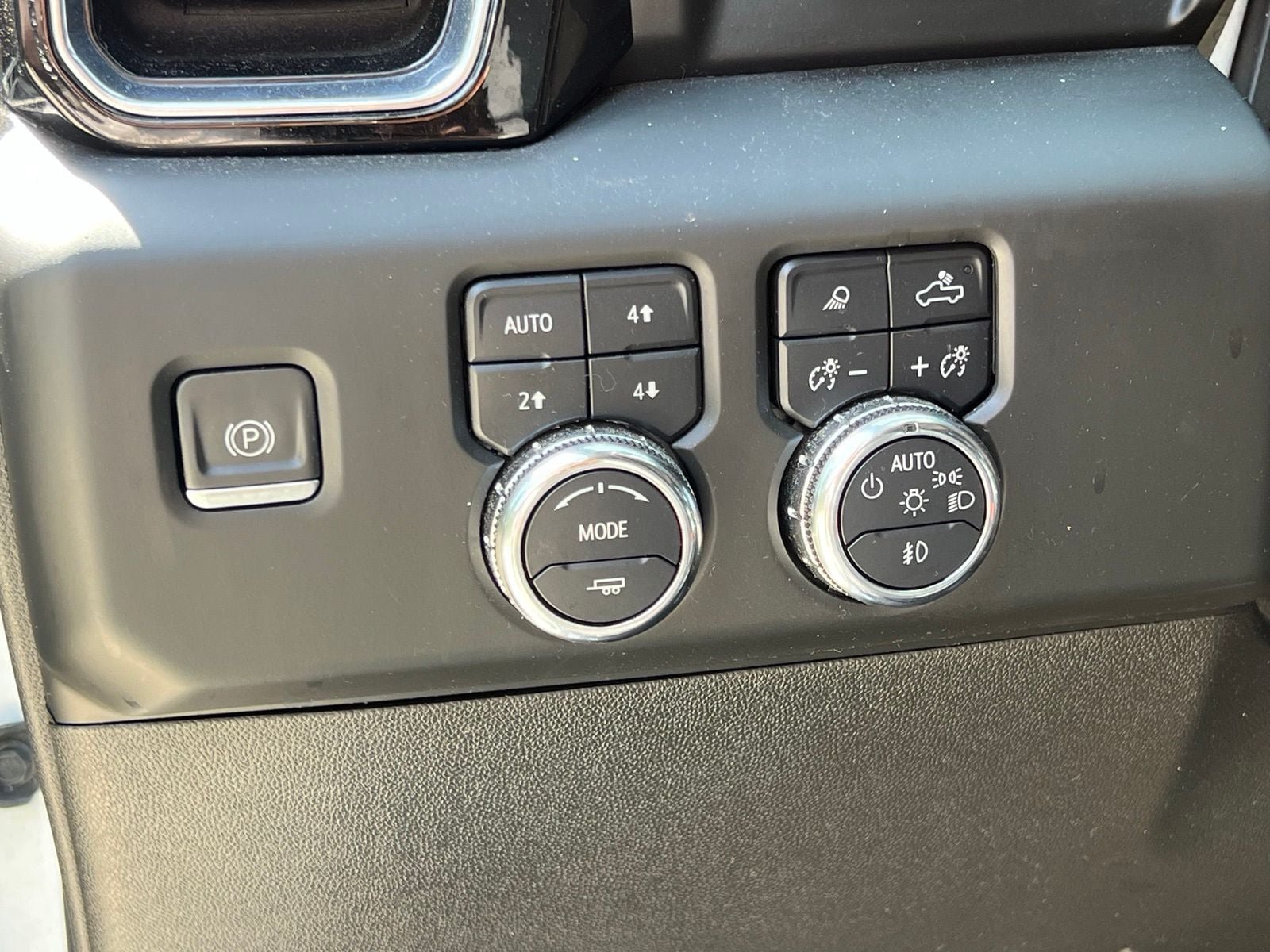 Used 2024 GMC Sierra 3500 Denali w/ Denali Reserve Package AWD/4WD image 29