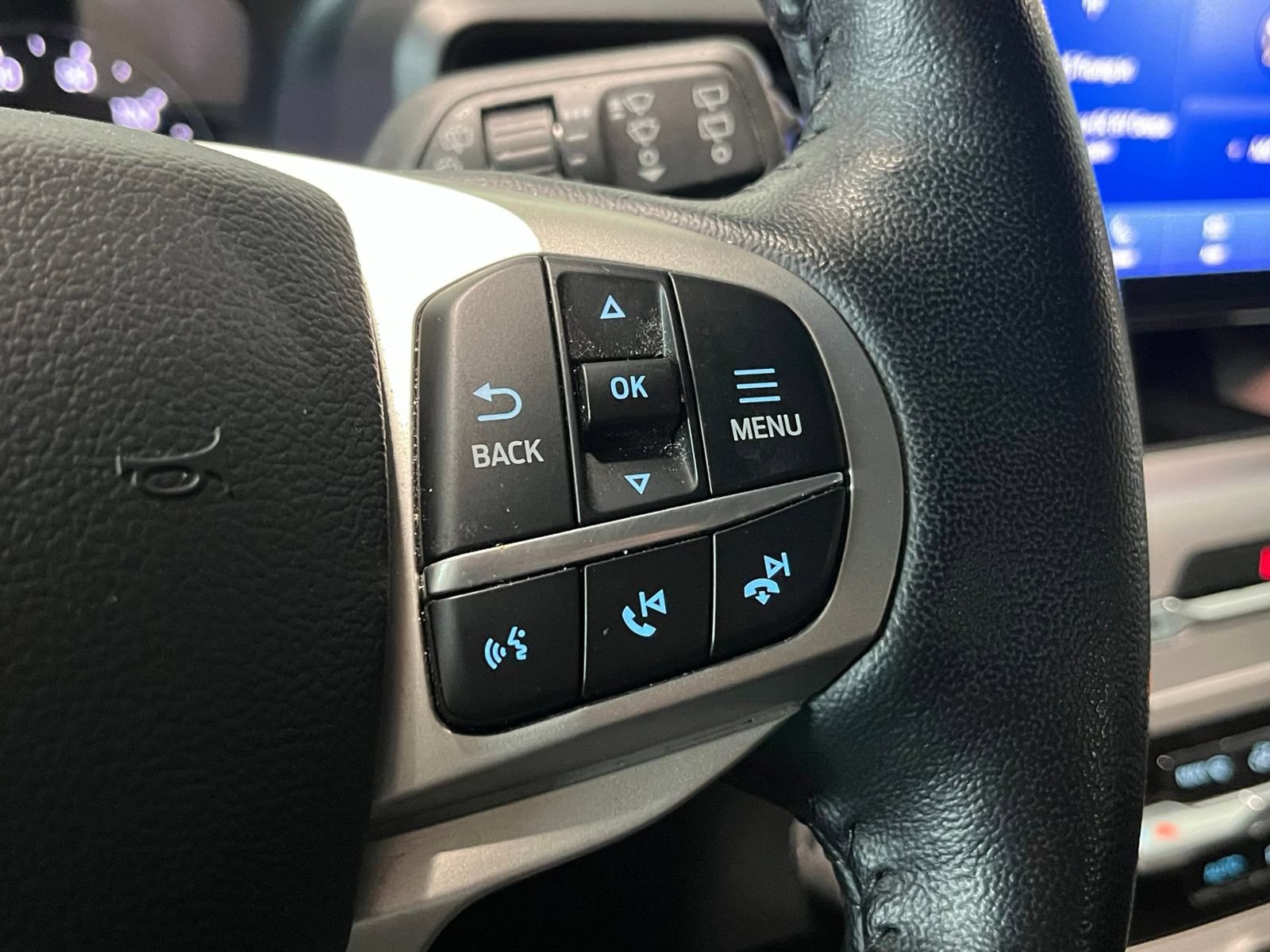 Used 2021 Ford Explorer XLT AWD/4WD image 27