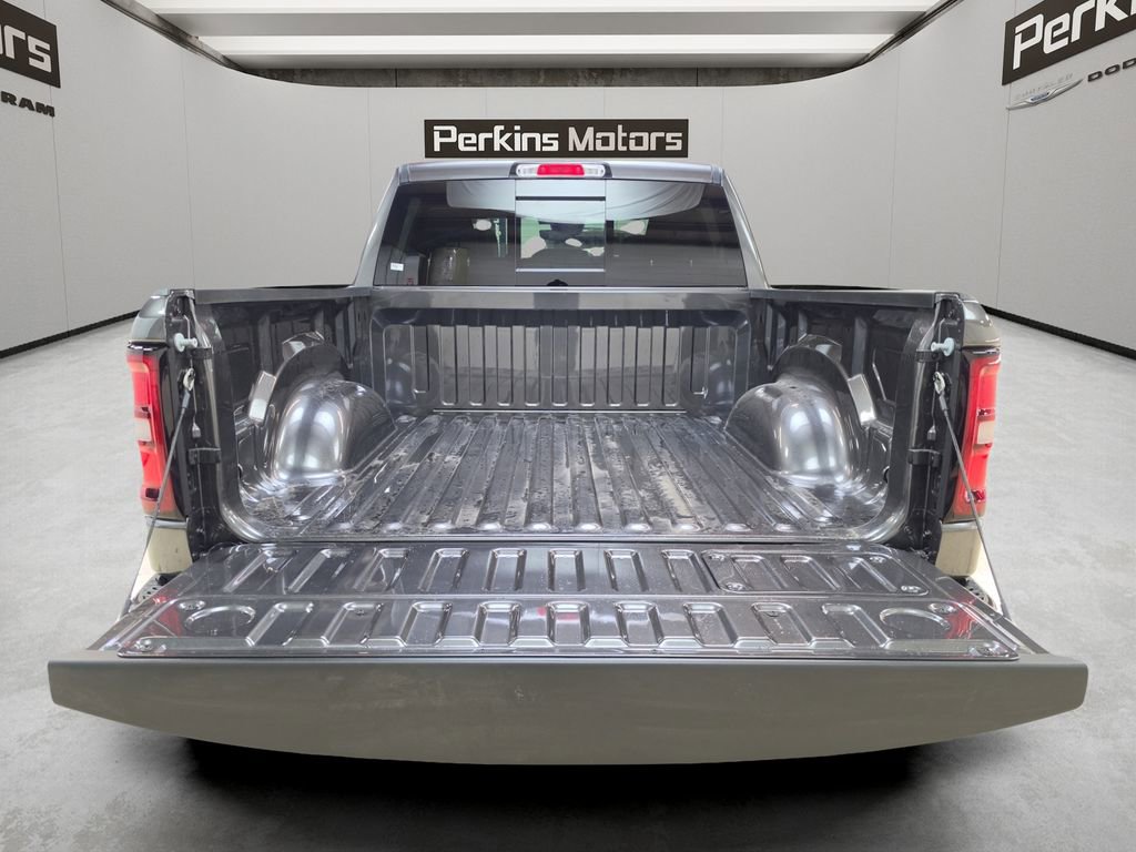 New 2026 RAM 1500 Laramie AWD/4WD image 10
