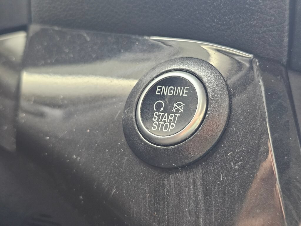 Used 2017 Ford Escape Titanium w/ Equipment Group 301A AWD/4WD image 26