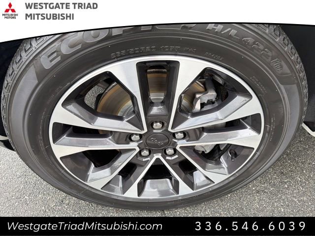 Used 2023 Jeep Grand Cherokee Overland AWD/4WD image 4