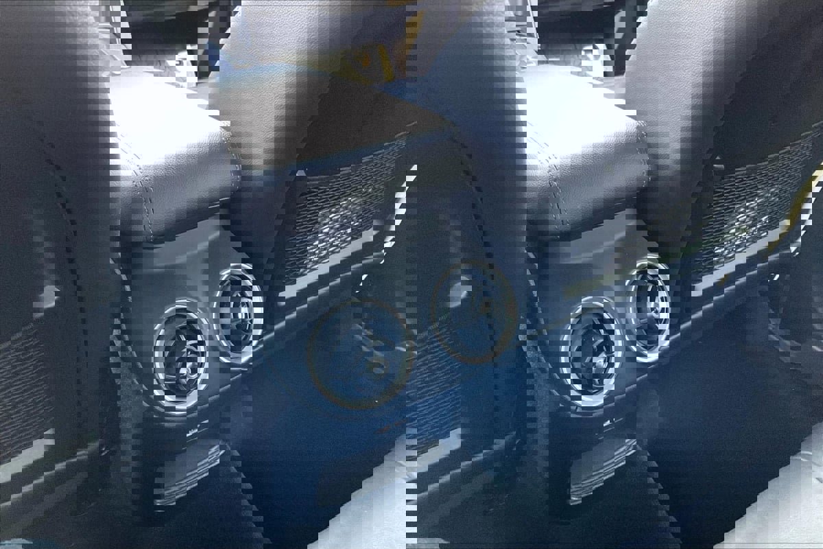 Used 2019 Alfa Romeo Stelvio Ti w/ Nero Edizione image 32