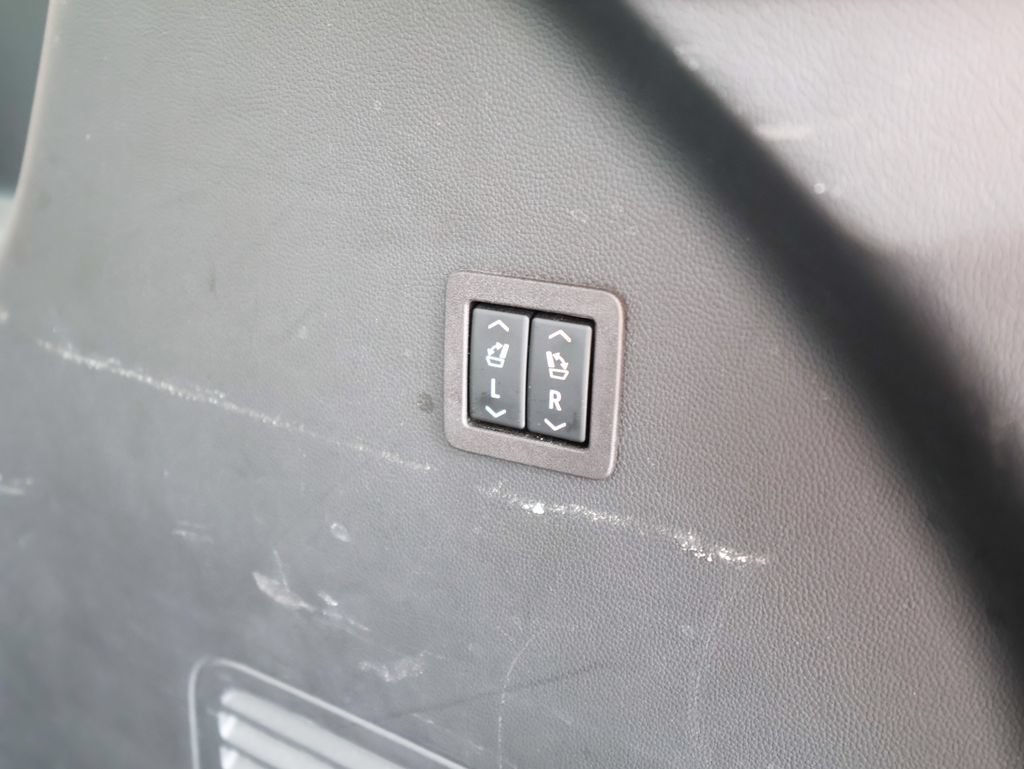 Used 2023 Buick Enclave Avenir w/ LPO, Floor Liner Package FWD image 7